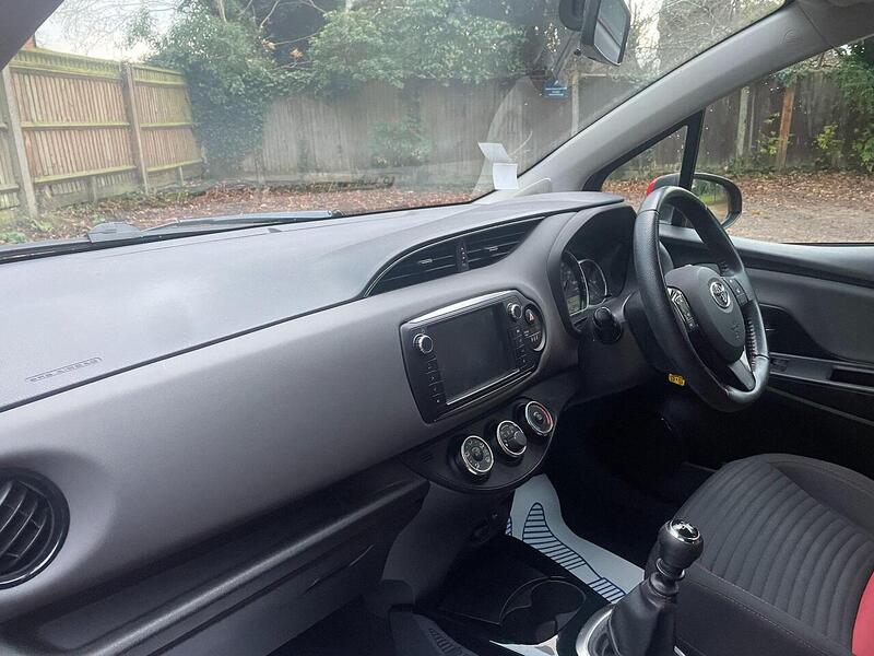 Toyota Yaris 1.33 Dual VVT-i Sport Hatchback 5dr Petrol Manual Euro 5 Euro 5 (99 ps) - U10003549