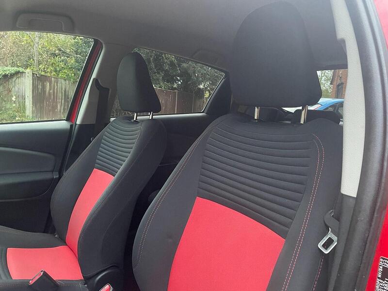 Toyota Yaris 1.33 Dual VVT-i Sport Hatchback 5dr Petrol Manual Euro 5 Euro 5 (99 ps) - U10003549