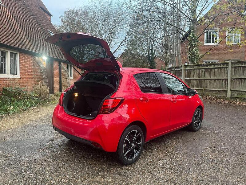 Toyota Yaris 1.33 Dual VVT-i Sport Hatchback 5dr Petrol Manual Euro 5 Euro 5 (99 ps) - U10003549
