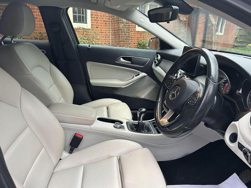 Mercedes-Benz GLA 2.1 GLA200d Sport Euro 6 (s/s) 5dr - U10003550