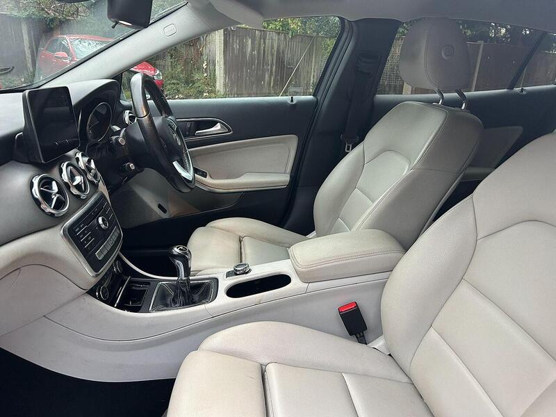 Mercedes-Benz GLA 2.1 GLA200d Sport Euro 6 (s/s) 5dr - U10003550