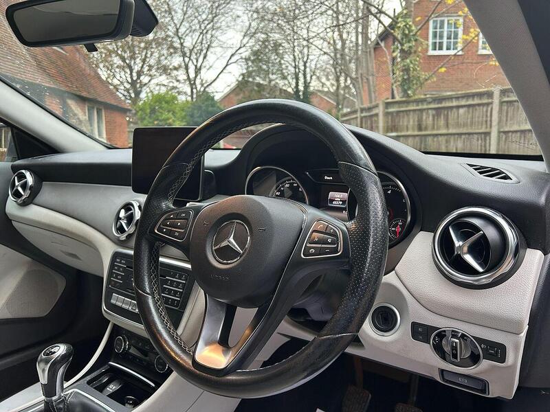 Mercedes-Benz GLA 2.1 GLA200d Sport Euro 6 (s/s) 5dr - U10003550