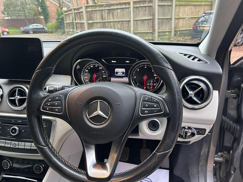 Mercedes-Benz GLA 2.1 GLA200d Sport Euro 6 (s/s) 5dr - U10003550