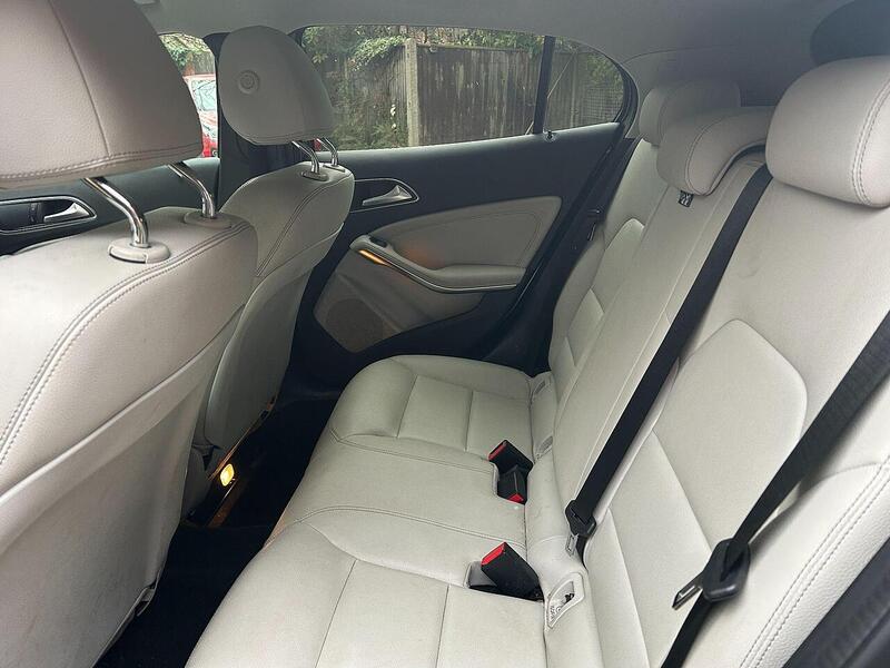 Mercedes-Benz GLA 2.1 GLA200d Sport Euro 6 (s/s) 5dr - U10003550