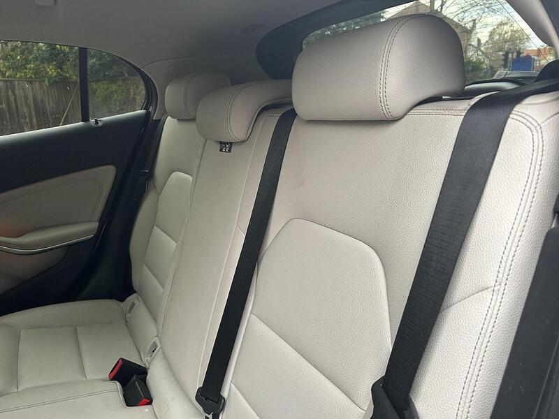 Mercedes-Benz GLA 2.1 GLA200d Sport Euro 6 (s/s) 5dr - U10003550