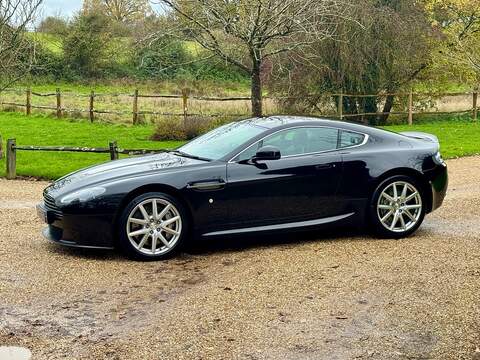 Aston Martin Vantage 4.7 V8 Coupe 2dr Petrol Sportshift II Euro 6 (420 bhp) - U10003555