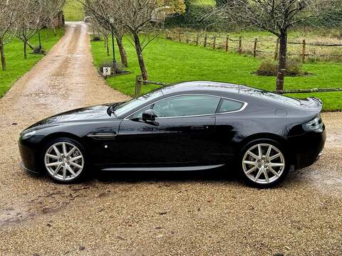 Aston Martin Vantage 4.7 V8 Coupe 2dr Petrol Sportshift II Euro 6 (420 bhp) - U10003555