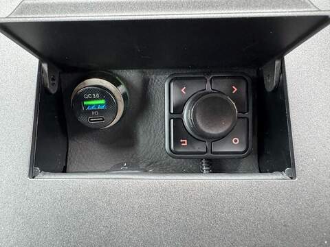 Aston Martin Vantage 4.7 V8 Coupe 2dr Petrol Sportshift II Euro 6 (420 bhp) - U10003555