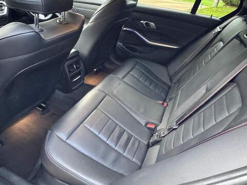 BMW 3 Series 2.0 320d MHT M Sport Saloon 4dr Diesel Hybrid Auto Euro 6 (s/s) (190 ps) - U10003557