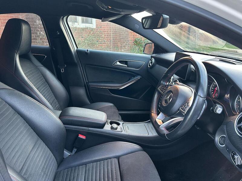 Mercedes-Benz A Class 2.1 A200d AMG Line (Premium) 7G-DCT Euro 6 (s/s) 5dr - U10003563