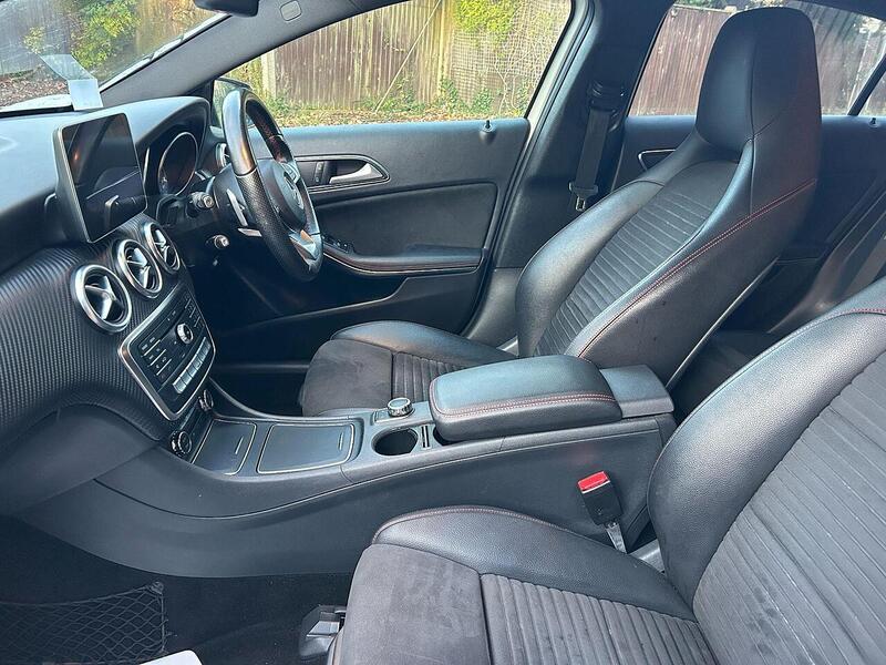 Mercedes-Benz A Class 2.1 A200d AMG Line (Premium) 7G-DCT Euro 6 (s/s) 5dr - U10003563