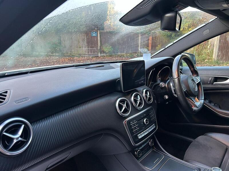 Mercedes-Benz A Class 2.1 A200d AMG Line (Premium) 7G-DCT Euro 6 (s/s) 5dr - U10003563