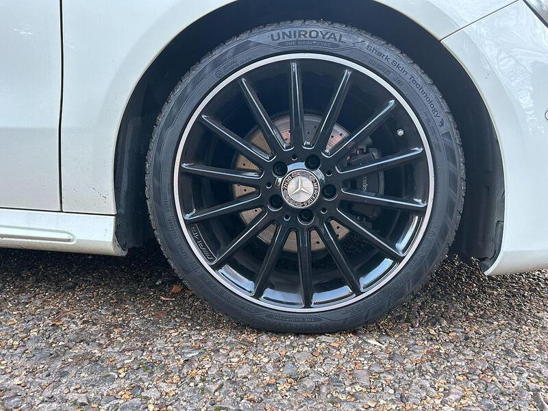 Mercedes-Benz A Class 2.1 A200d AMG Line (Premium) 7G-DCT Euro 6 (s/s) 5dr - U10003563