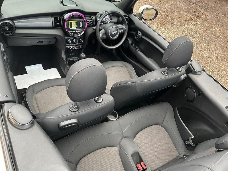 MINI Convertible 1.5 Cooper Euro 6 (s/s) 2dr - U10003565