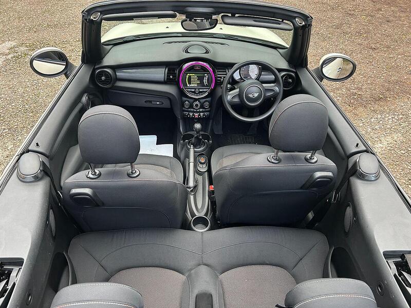 MINI Convertible 1.5 Cooper Euro 6 (s/s) 2dr - U10003565