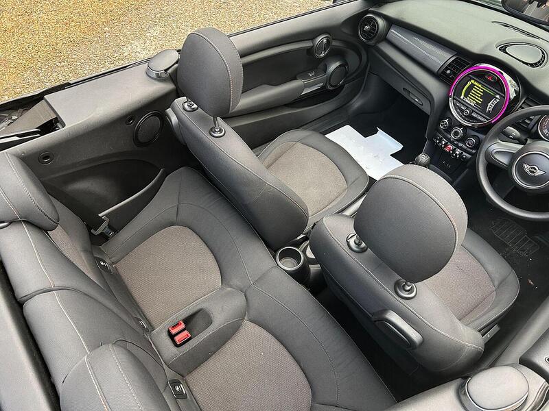 MINI Convertible 1.5 Cooper Euro 6 (s/s) 2dr - U10003565