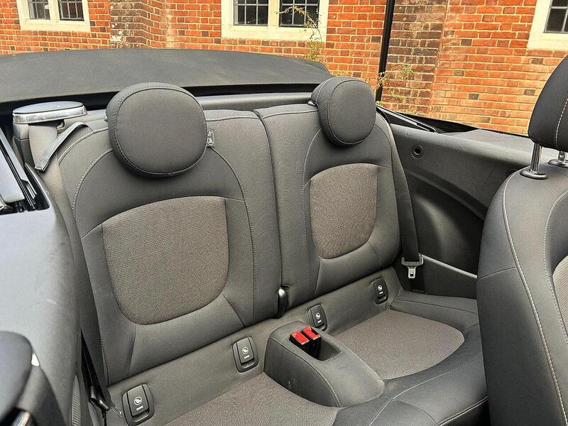 MINI Convertible 1.5 Cooper Euro 6 (s/s) 2dr - U10003565