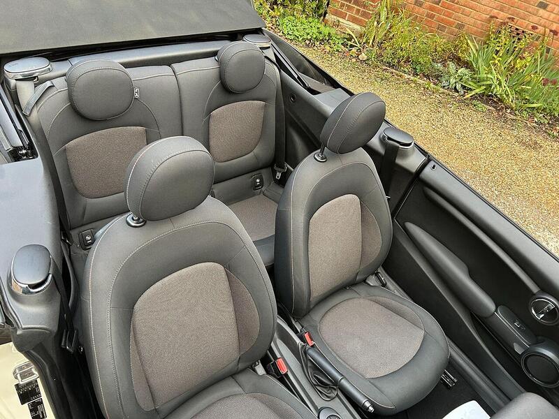MINI Convertible 1.5 Cooper Euro 6 (s/s) 2dr - U10003565