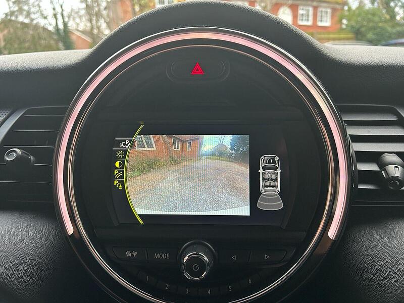 MINI Convertible 1.5 Cooper Euro 6 (s/s) 2dr - U10003565