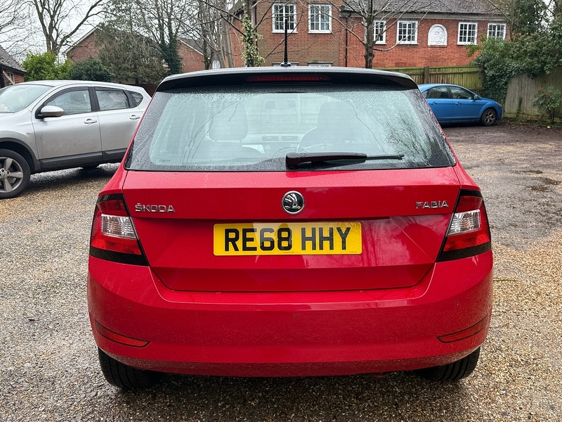 Skoda Fabia 1.0 Colour Edition Hatchback 5dr Petrol Manual Euro 6 (s/s) (75 ps) - U10003568