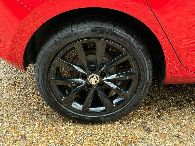 Skoda Fabia 1.0 Colour Edition Hatchback 5dr Petrol Manual Euro 6 (s/s) (75 ps) - U10003568