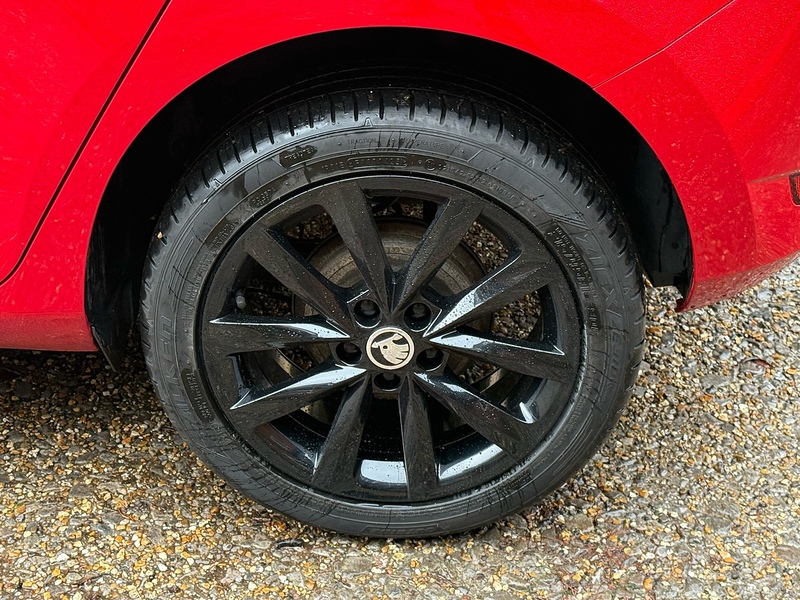 Skoda Fabia 1.0 Colour Edition Hatchback 5dr Petrol Manual Euro 6 (s/s) (75 ps) - U10003568