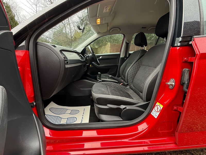 Skoda Fabia 1.0 Colour Edition Hatchback 5dr Petrol Manual Euro 6 (s/s) (75 ps) - U10003568