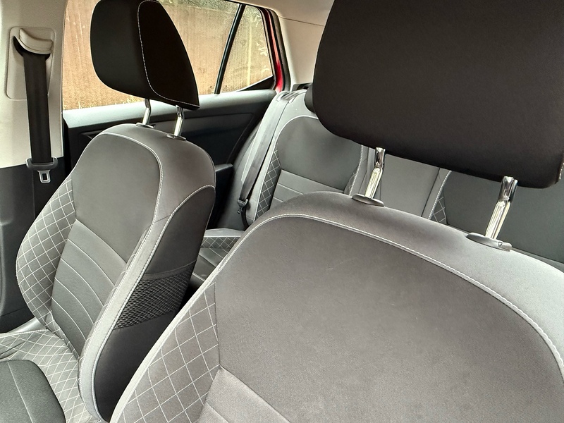 Skoda Fabia 1.0 Colour Edition Hatchback 5dr Petrol Manual Euro 6 (s/s) (75 ps) - U10003568