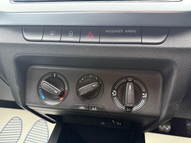 Skoda Fabia 1.0 Colour Edition Hatchback 5dr Petrol Manual Euro 6 (s/s) (75 ps) - U10003568