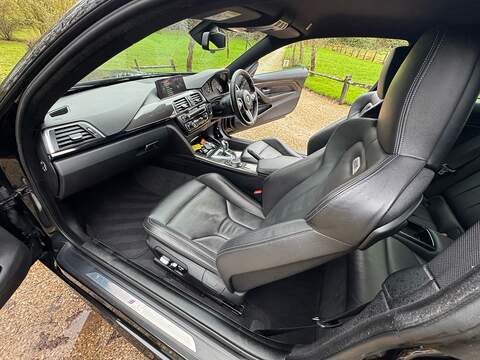 BMW M4 3.0 BiTurbo Coupe 2dr Petrol DCT Euro 6 (s/s) (431 ps) - U10003569