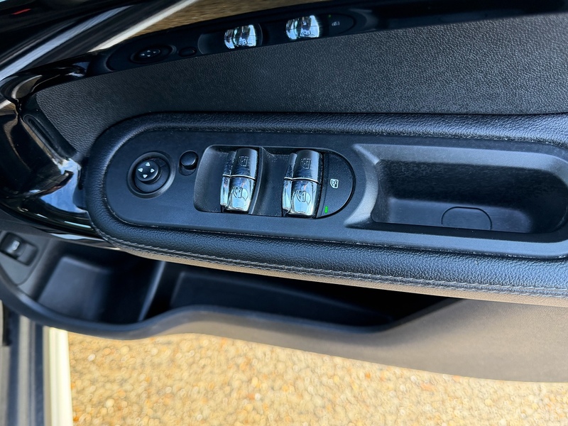 MINI Countryman 1.5 Cooper SUV 5dr Petrol Auto 6Spd ALL4 Euro 6 (s/s) (136 ps) - U10003570