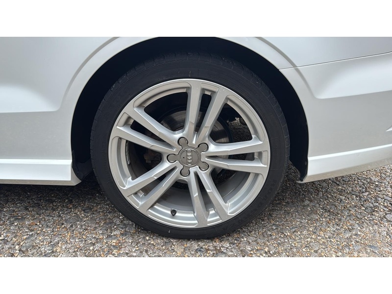 Audi A3 Cabriolet 1.6 TDI S line Euro 6 (s/s) 2dr - U10003573