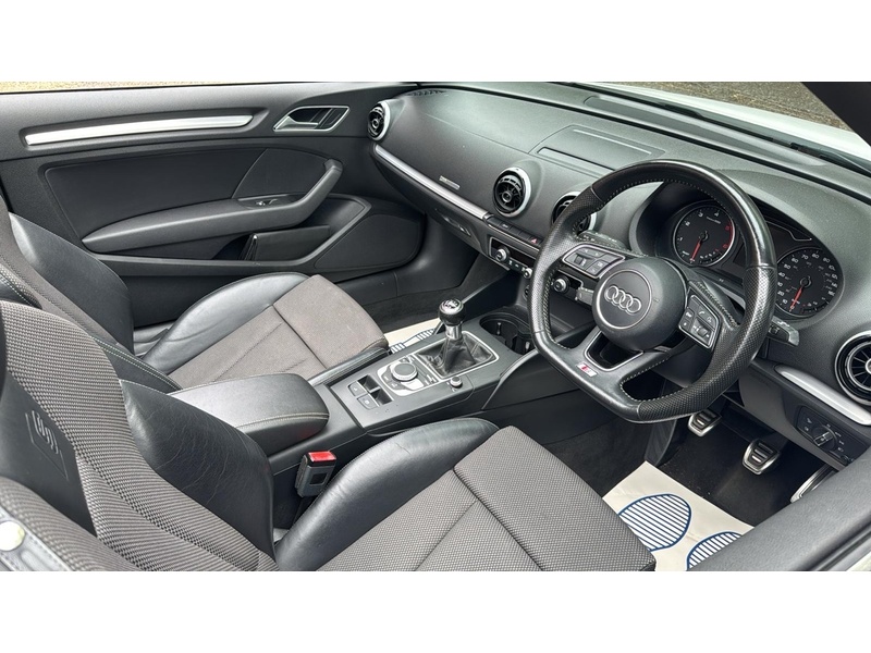 Audi A3 Cabriolet 1.6 TDI S line Euro 6 (s/s) 2dr - U10003573