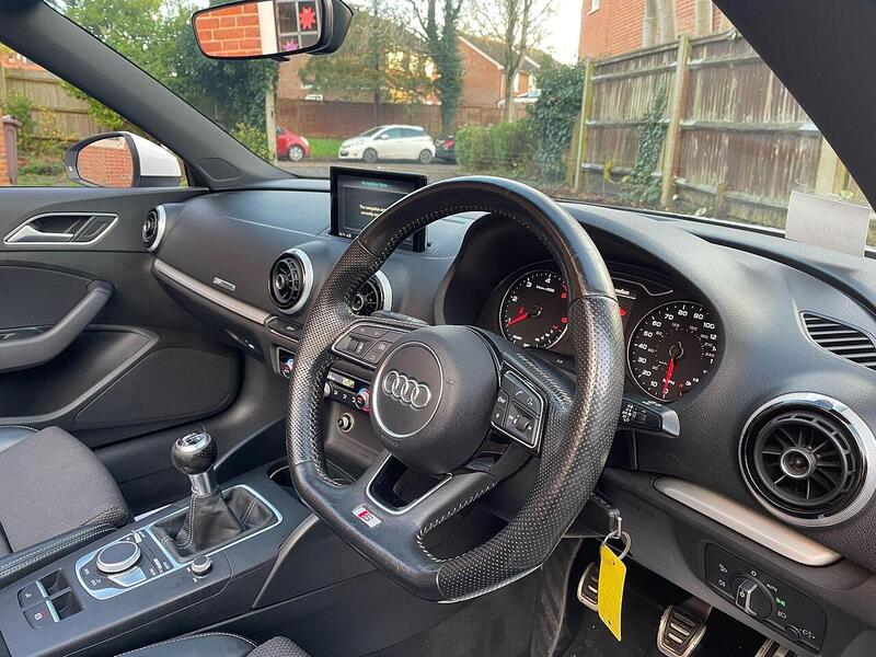 Audi A3 Cabriolet 1.6 TDI S line Euro 6 (s/s) 2dr - U10003573