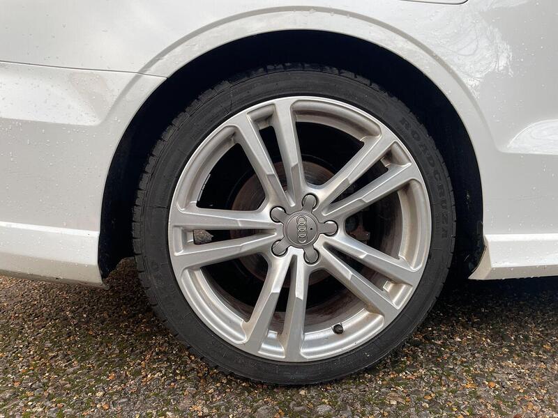 Audi A3 Cabriolet 1.6 TDI S line Euro 6 (s/s) 2dr - U10003573