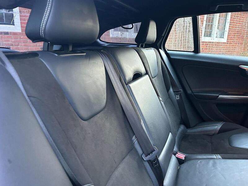 Volvo V60 2.0 D3 R-Design Lux Nav Auto Euro 6 (s/s) 5dr - U10003581