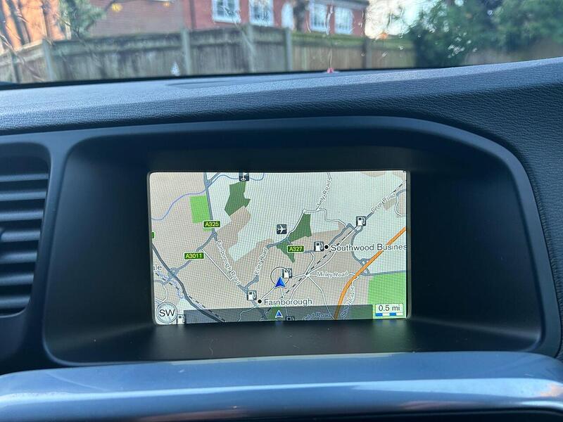 Volvo V60 2.0 D3 R-Design Lux Nav Auto Euro 6 (s/s) 5dr - U10003581