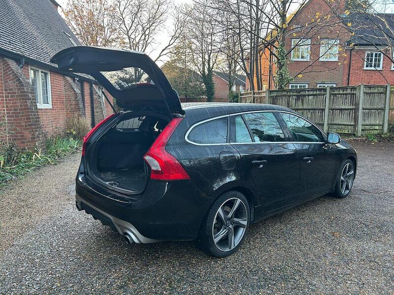 Volvo V60 2.0 D3 R-Design Lux Nav Auto Euro 6 (s/s) 5dr - U10003581