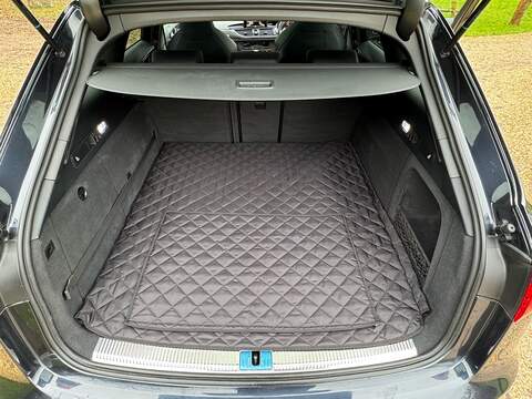 Audi RS6 Avant 4.0 TFSI V8 Performance Estate 5dr Petrol Tiptronic quattro Euro 6 (s/s) (605 ps) - U10003585