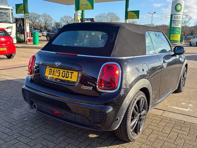 MINI Convertible 1.5 Cooper Sport Convertible 2dr Petrol Manual Euro 6 (s/s) (136 ps) - U10003586