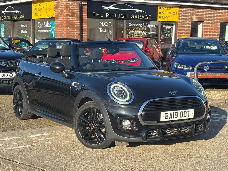 MINI Convertible 1.5 Cooper Sport Convertible 2dr Petrol Manual Euro 6 (s/s) (136 ps) - U10003586