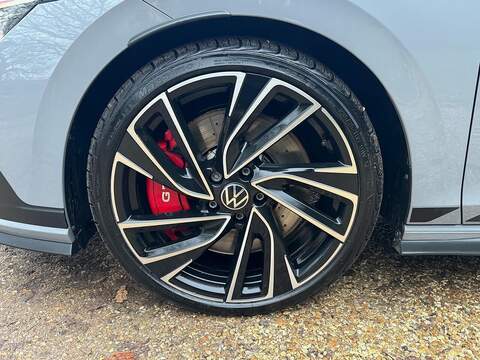 Volkswagen Golf 2.0 TSI GTI Clubsport Hatchback 5dr Petrol DSG Euro 6 (s/s) (300 ps) - U10003594