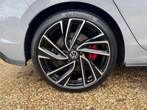 Volkswagen Golf 2.0 TSI GTI Clubsport Hatchback 5dr Petrol DSG Euro 6 (s/s) (300 ps) - U10003594