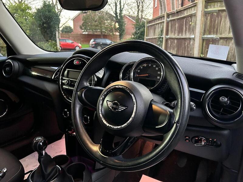 MINI Hatch 1.5 Cooper Euro 6 (s/s) 3dr - U10003595