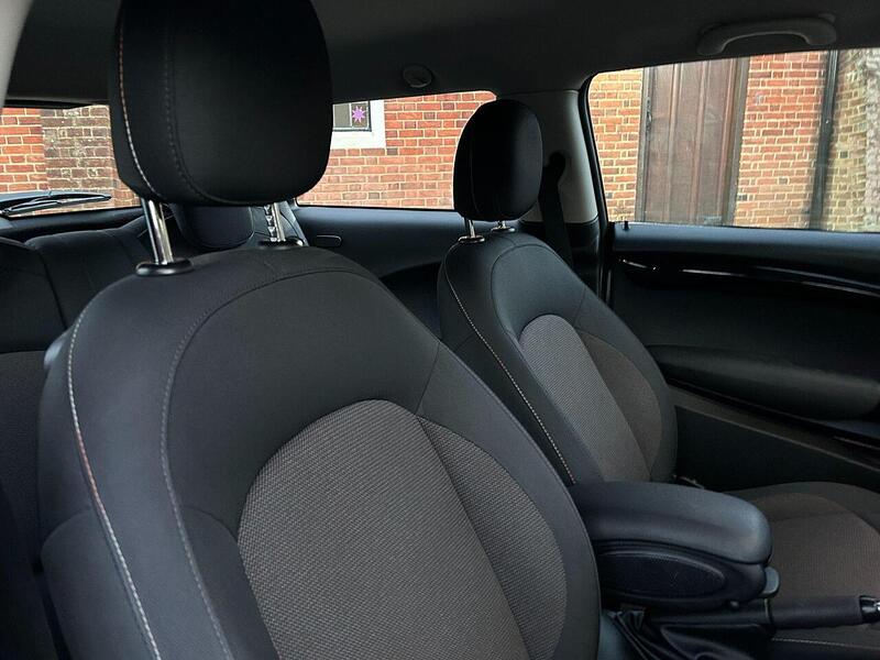 MINI Hatch 1.5 Cooper Euro 6 (s/s) 3dr - U10003595
