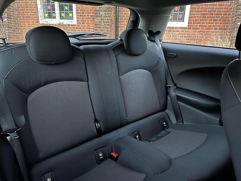 MINI Hatch 1.5 Cooper Euro 6 (s/s) 3dr - U10003595