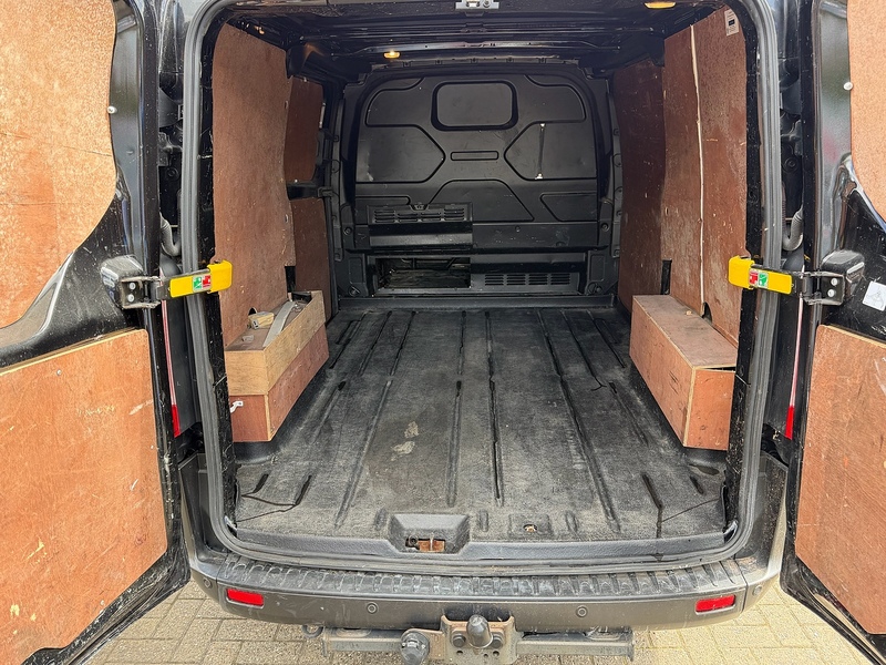 Ford Transit Custom 2.0 300 EcoBlue Trail Panel Van 5dr Diesel Manual L1 H1 Euro 6 (s/s) (130 ps) - U10003599