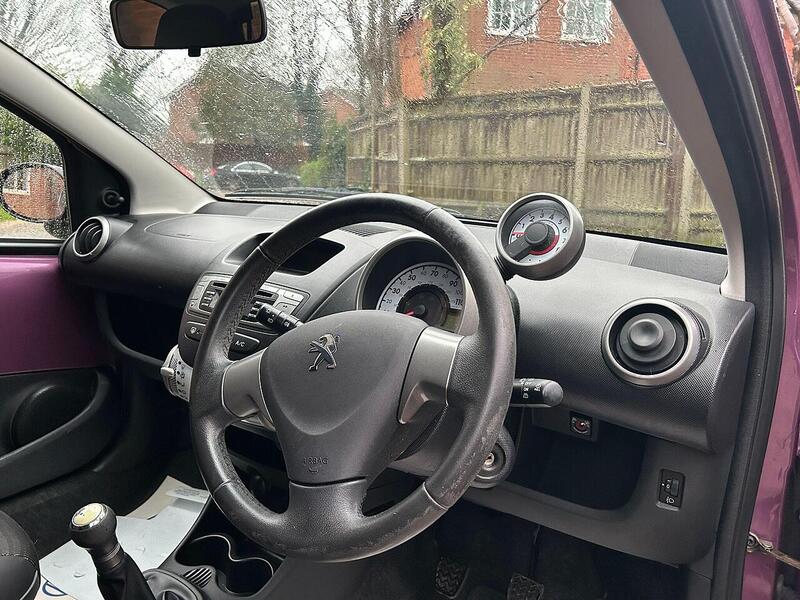 Peugeot 107 1.0 12V Allure Hatchback 3dr Petrol Manual Euro 5 (68 ps) - U10003603