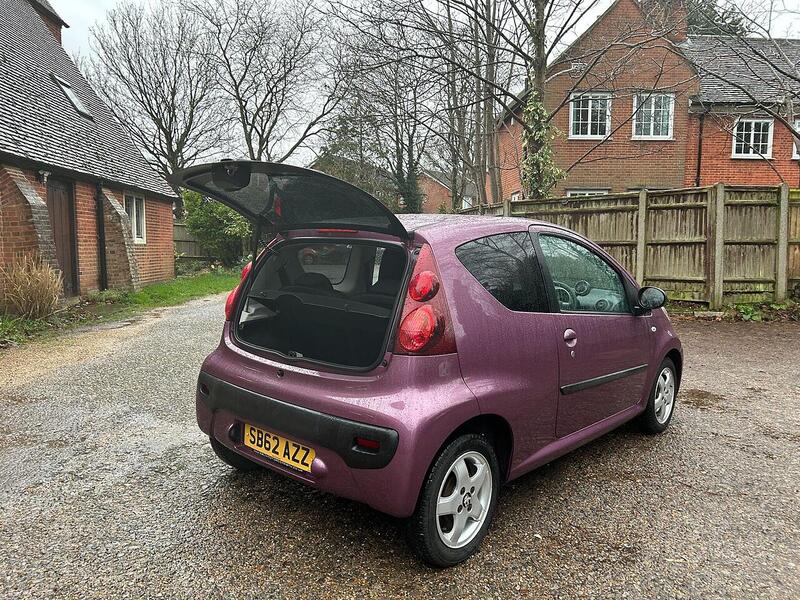 Peugeot 107 1.0 12V Allure Hatchback 3dr Petrol Manual Euro 5 (68 ps) - U10003603