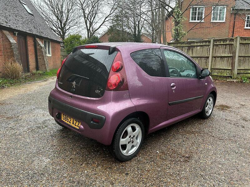Peugeot 107 1.0 12V Allure Hatchback 3dr Petrol Manual Euro 5 (68 ps) - U10003603